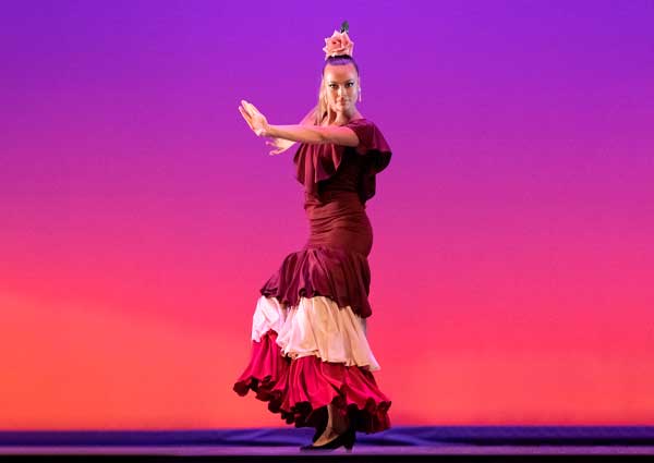 classes-de-espanyol-i-danses-folcloriques-ritme-escola-de-dansa-a-sabadell-2
